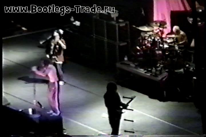 KoRn 1996-01-18 Continental Airlines Arena, East Rutherford, NJ, USA (Right Cam)