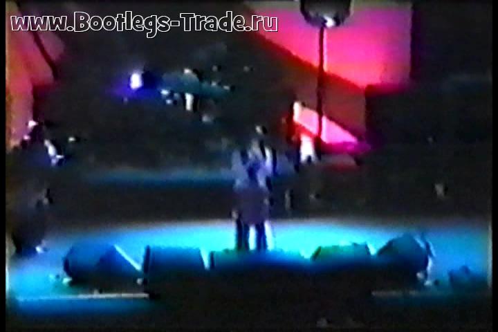 KoRn 1996-01-18 Continental Airlines Arena, East Rutherford, NJ, USA (2 Cam Mix by Metallifreak27)