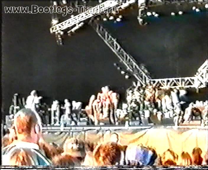 KoRn 1997-05-25 Essential Music Festival 1997, Stanmer Park, Brighton, England (Transfer 2)